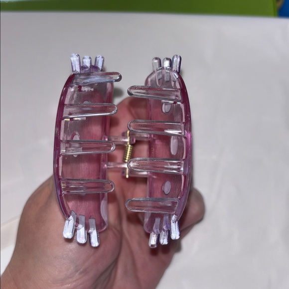 Hello Kitty Pink Hair Clip - Picture 3 of 3